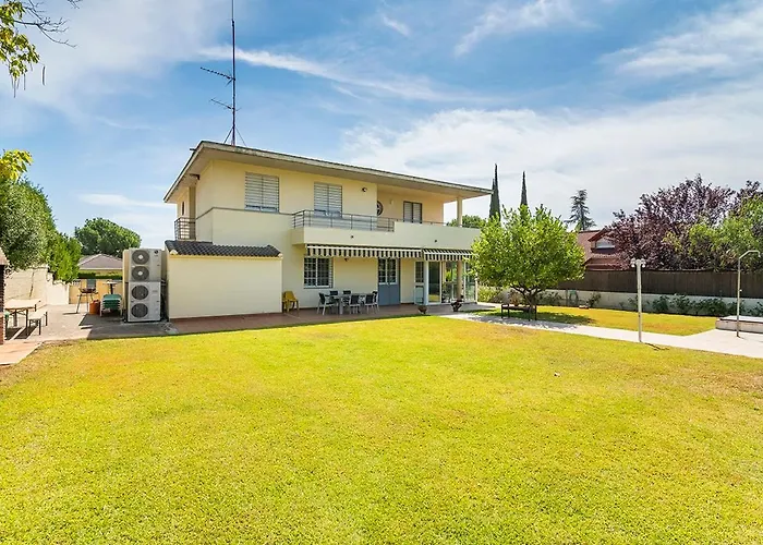 La Casa Del Olivo En *